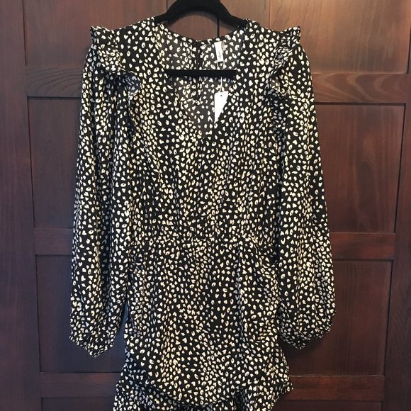 DONATE July 01~   Long Sleeve Mini with ruched skirt - Picture 2 of 6